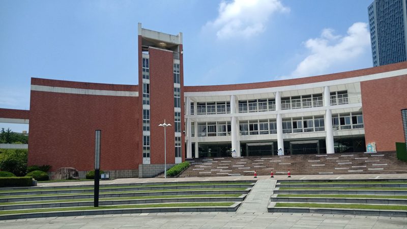 深圳电子元件定制厂家：揭秘定制化元件的选型与优势